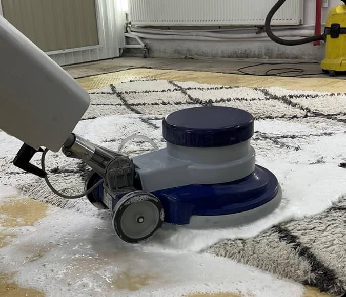 Ефективна та професійна хімчистка килимів