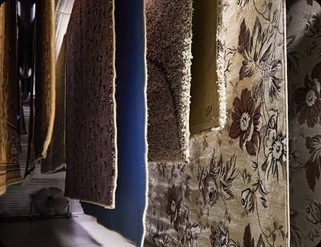 Сушка килима у професійно обладнаному приміщенні