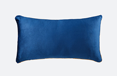 Подушка середнього розміру після хімчистки у Луцьку