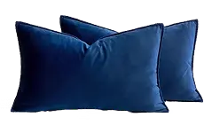 Велика подушка, синього кольору, після очищення